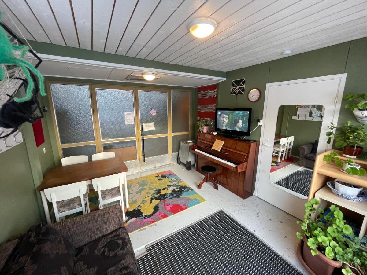 Koulumaeki Hostel Karkola Bagian luar foto