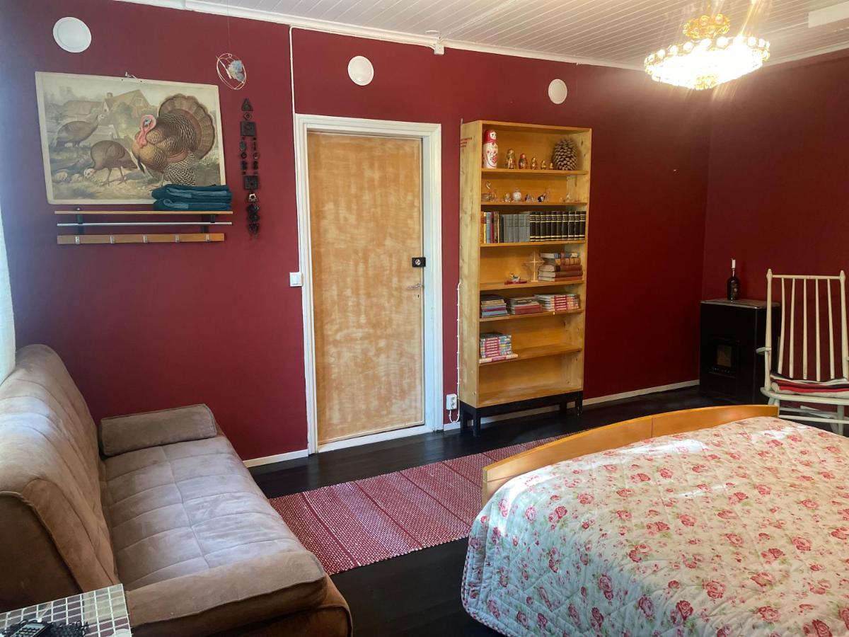 Koulumaeki Hostel Karkola Bagian luar foto