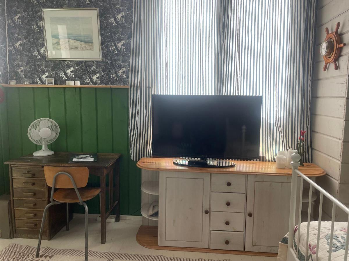 Koulumaeki Hostel Karkola Bagian luar foto
