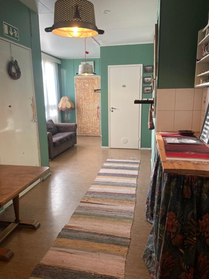 Koulumaeki Hostel Karkola Bagian luar foto