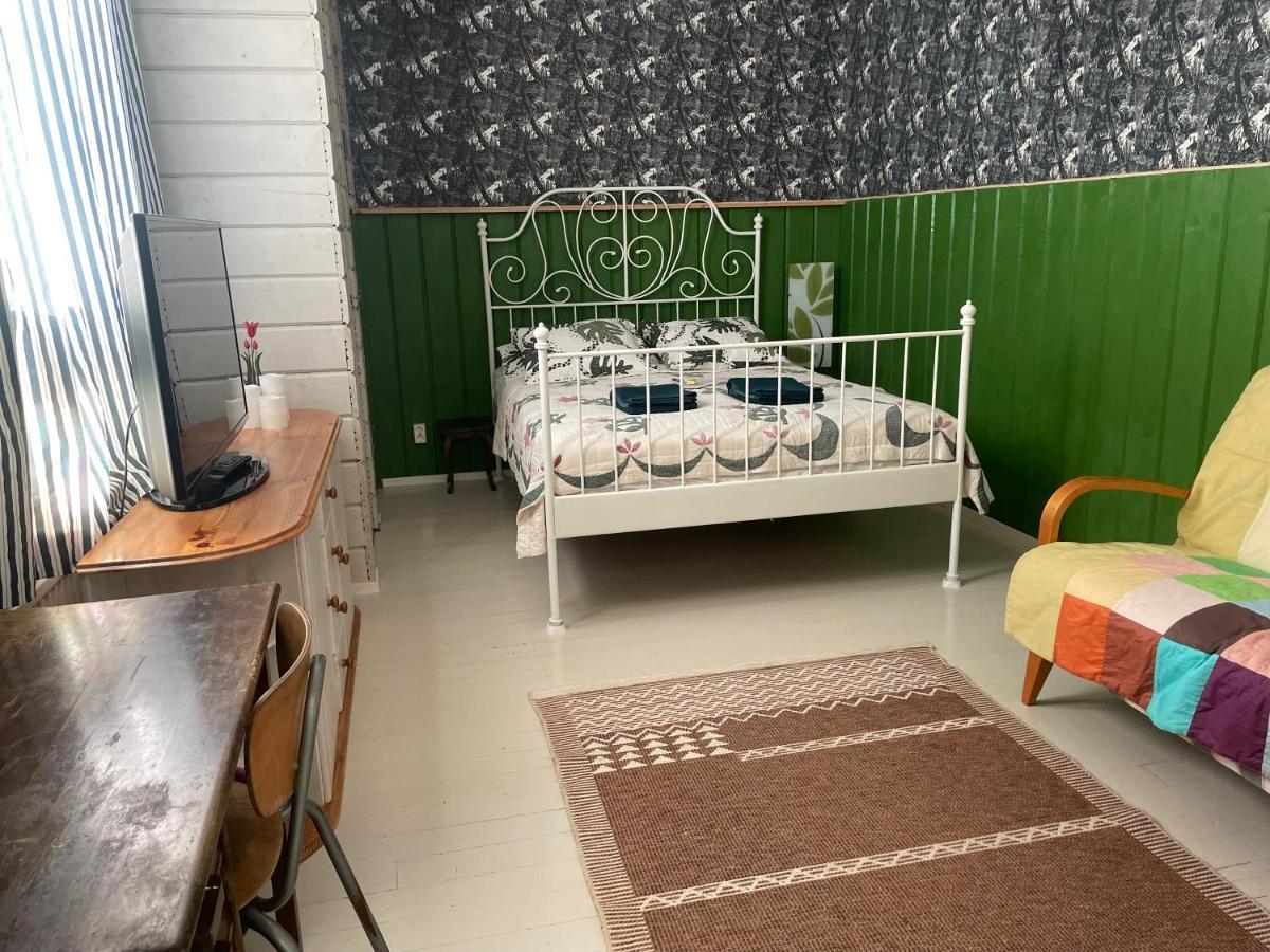 Koulumaeki Hostel Karkola Bagian luar foto